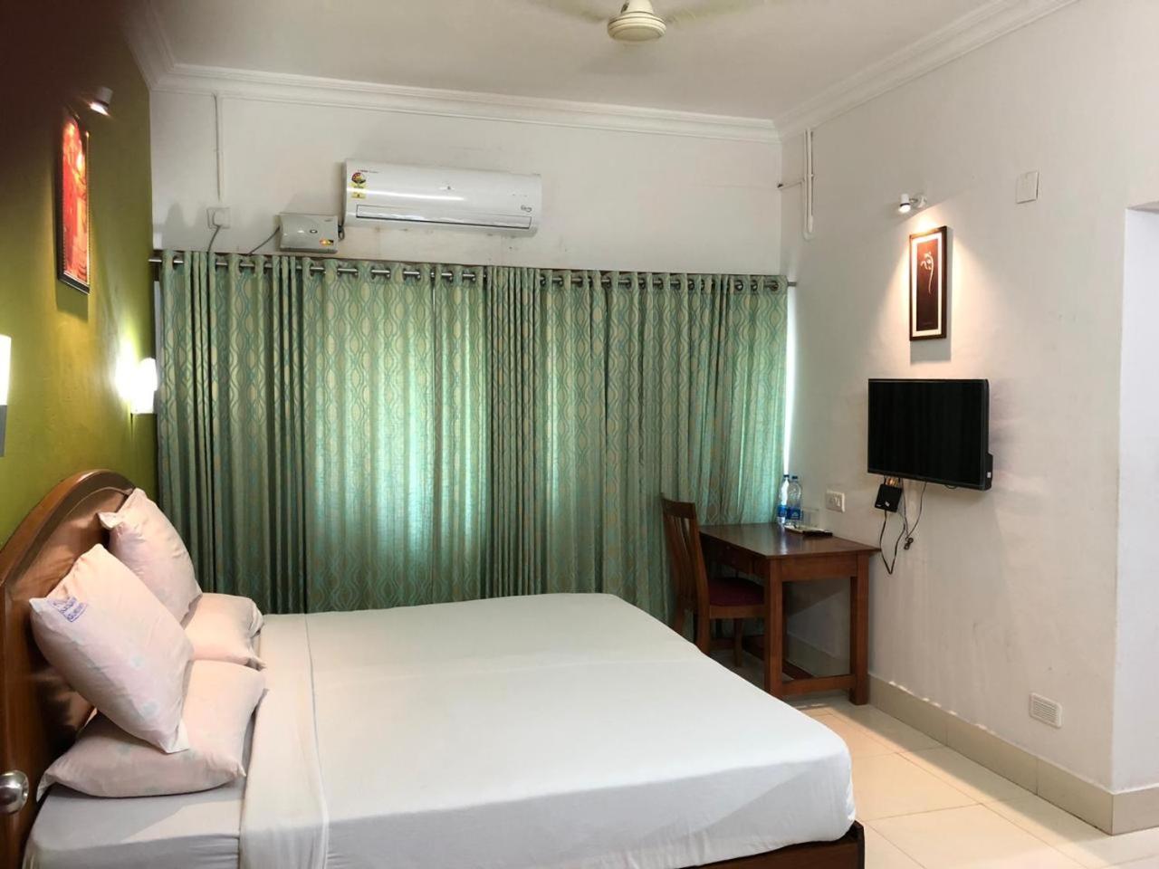 Hotel Nandanam Guruvayur