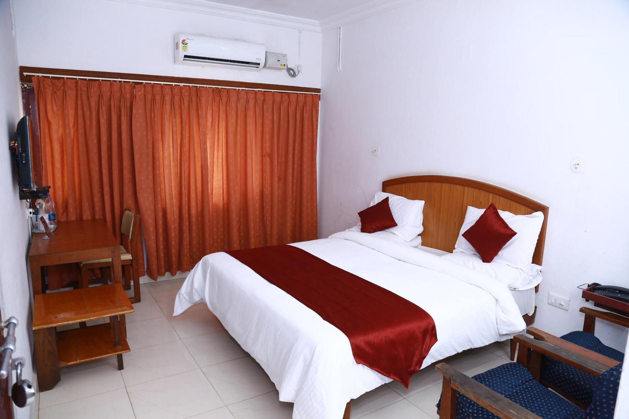 Nandanam Hotel 3*